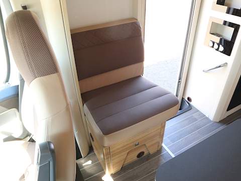 Adria Coral 690 Platinum - U1445