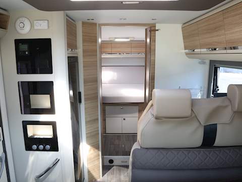 Adria Coral 690 Platinum - U1445