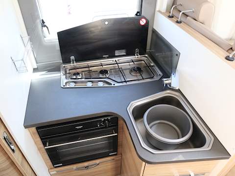 Adria Coral 690 Platinum - U1445