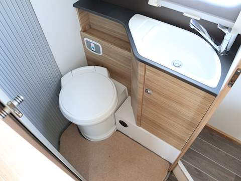 Adria Coral 690 Platinum - U1445