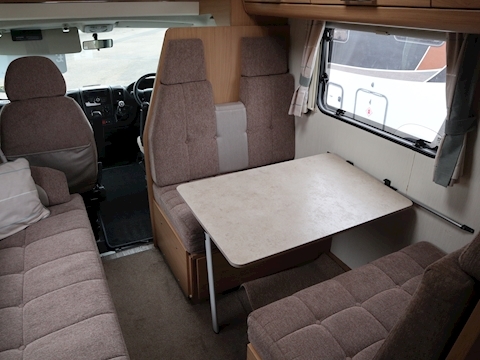 Elddis Autoquest 2013 130 - Large 9