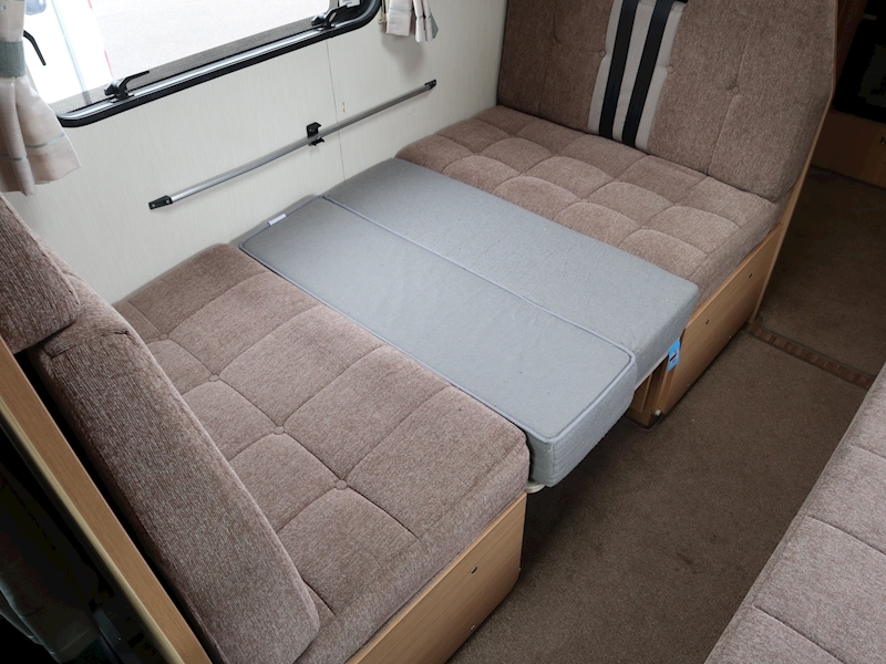 Elddis Autoquest 2013 130 - Large 13