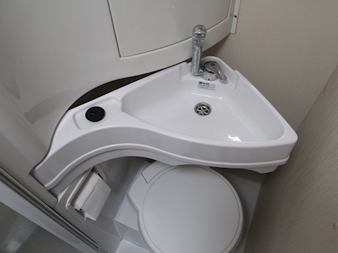 Elddis Autoquest 2013 130 - Large 17