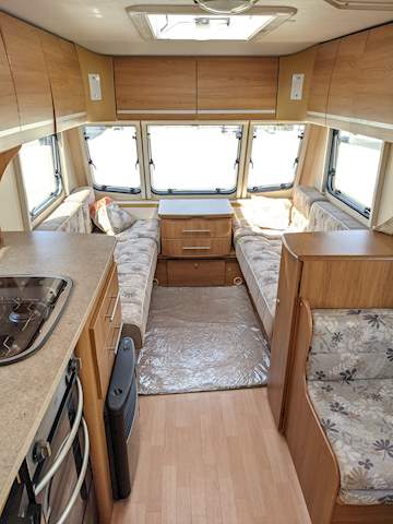 Bailey Pageant Champagne - U1454