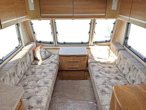 Bailey Pageant Champagne - U1454
