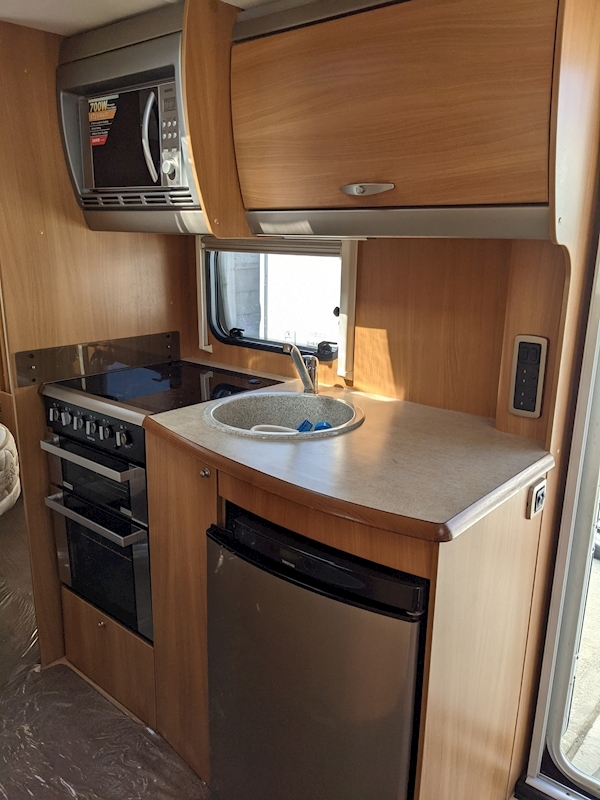 Swift Challenger 2010 580 - Large 12