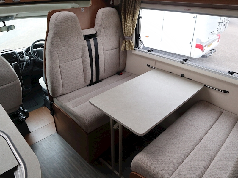 Autotrail Apache 2018 700 Hi-Line - Large 9