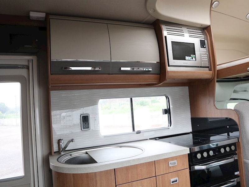Autotrail Apache 2018 700 Hi-Line - Large 15