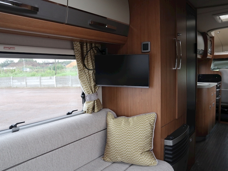 Autotrail Apache 2018 700 Hi-Line - Large 19