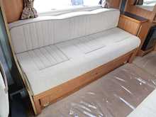 Autotrail Frontier 2010 Navajo8