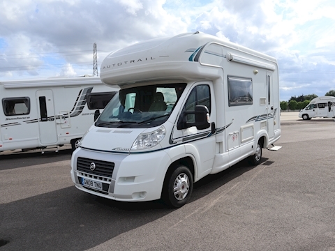 Autotrail Tracker 2008 EKS - Large 0