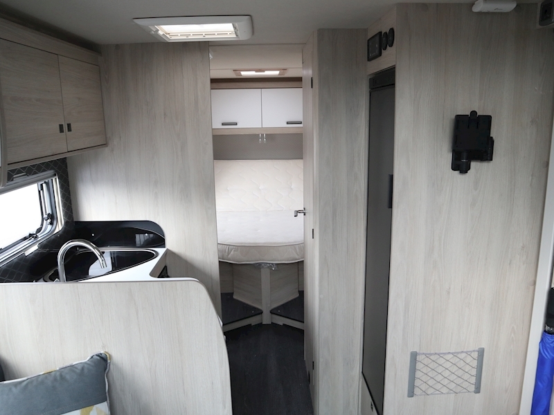 Autotrail F 74 2021 Super Low Line - Large 7