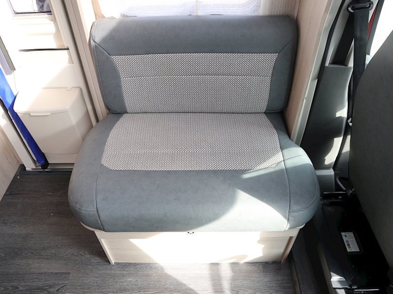 Autotrail F 74 2021 Super Low Line - Large 9