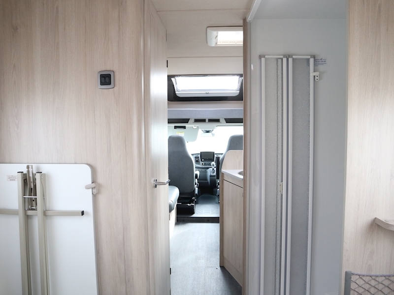 Autotrail F 74 2021 Super Low Line - Large 16