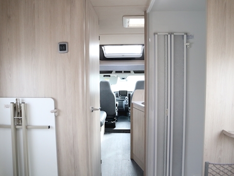 Autotrail F 74 2021 Super Low Line - Large 16