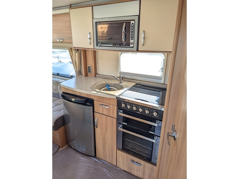 Swift Challenger 2011 480 - Large 16