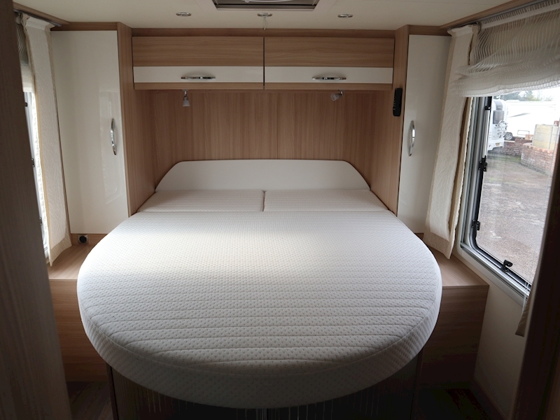 Burstner Nexxo 2016 740 - Large 16