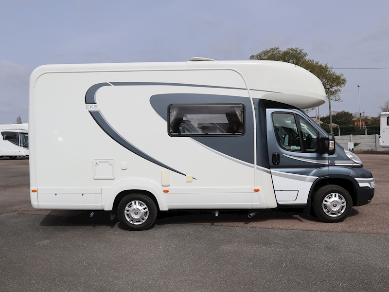 Autotrail Tracker 2013 Eks - Large 3
