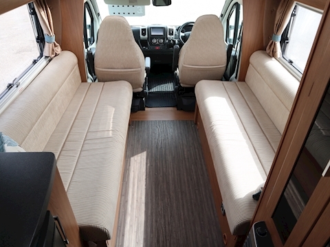 Autotrail Tracker 2013 Eks - Large 13