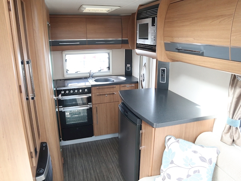 Autotrail Tracker 2013 Eks - Large 18