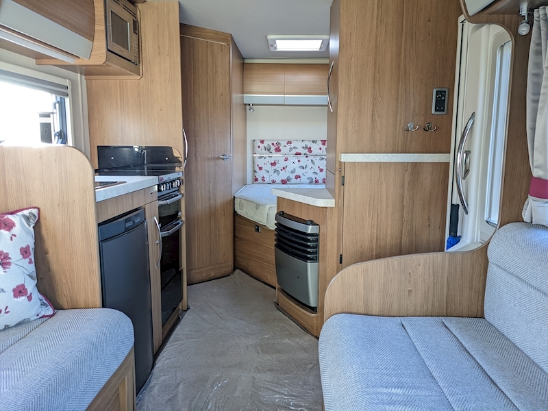 Autotrail Imala 2017 715 Lo-Line - Large 28