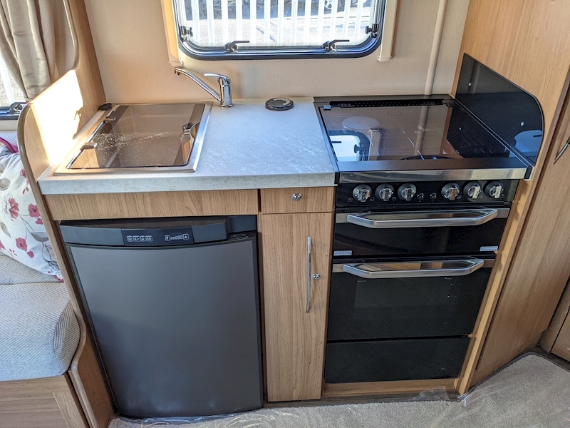 Autotrail Imala 2017 715 Lo-Line - Large 36