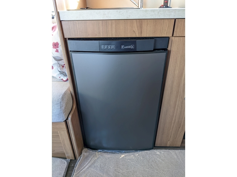 Autotrail Imala 2017 715 Lo-Line - Large 40