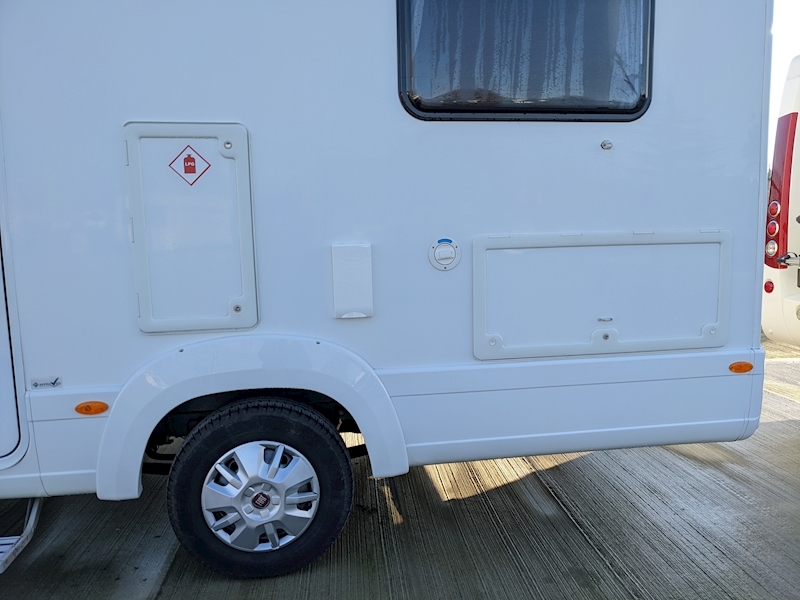 Autotrail Imala 2017 715 Lo-Line - Large 11