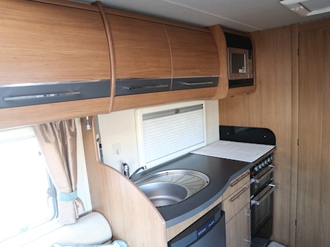 Auto Trail Tracker 2014 RS - Large 14