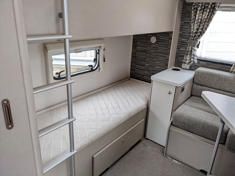 Sterling Eccles 2016 590 - Large 18
