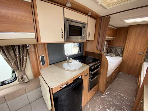 Swift Conqueror 565 - U1580