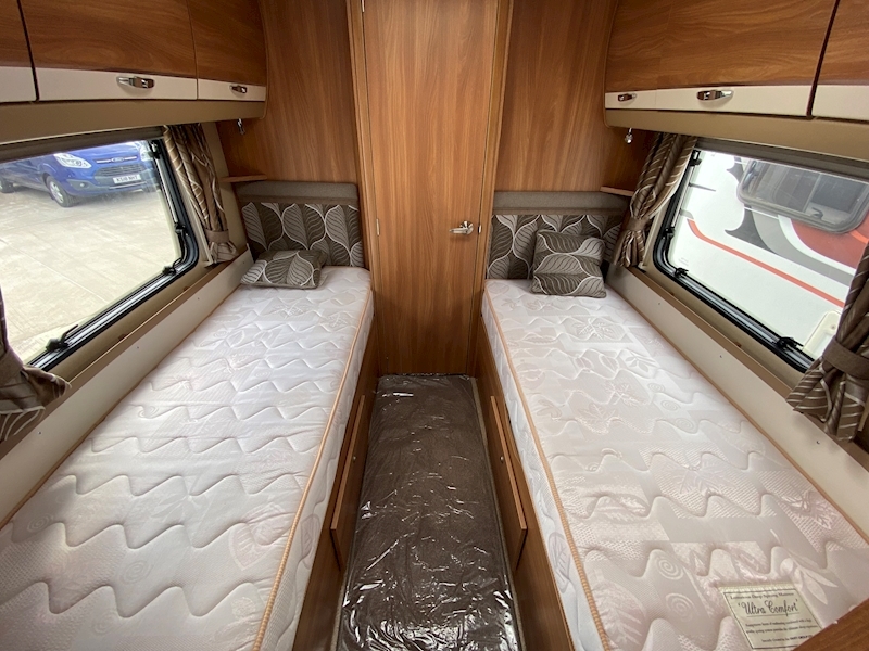 Swift Conqueror 2013 565 - Large 9