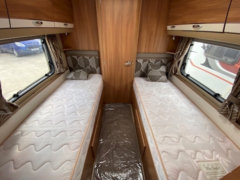 Swift Conqueror 2013 565 - Large 9