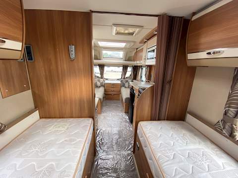 Swift Conqueror 565 - U1580