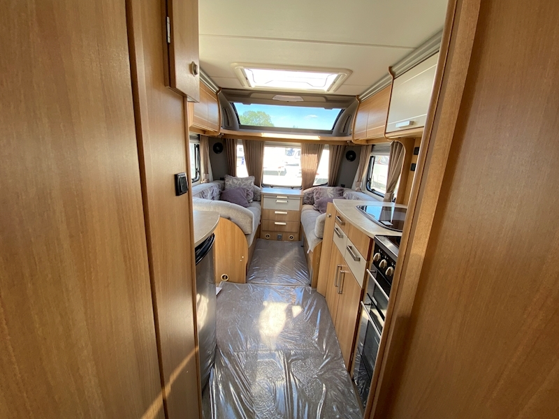Coachman VIP 2013 545 - Large 6