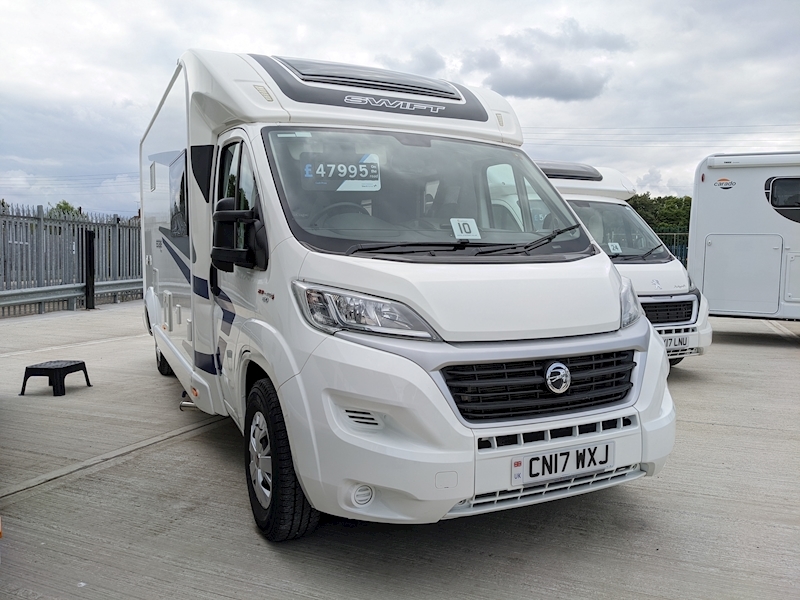 Swift Escape 2017 695 - Large 1
