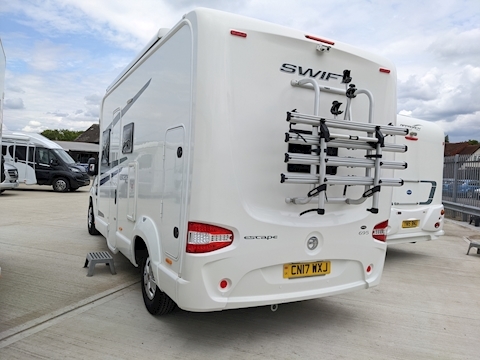Swift Escape 2017 695 - Large 4
