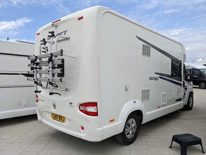 Swift Escape 2017 695 - Large 5