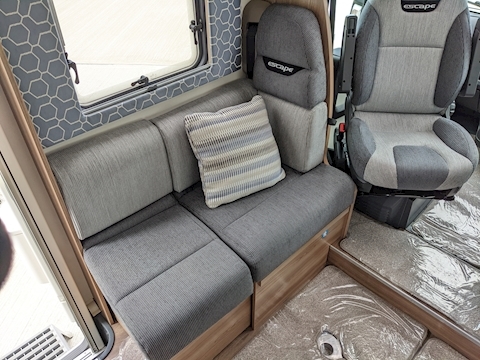 Swift Escape 2017 695 - Large 10