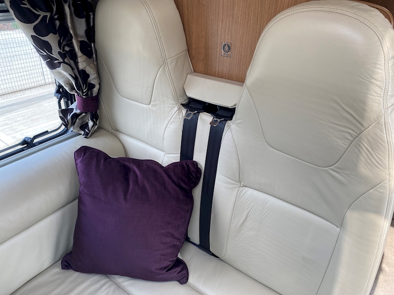 Autotrail Dakota 2015 FB - Large 12