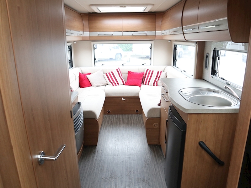 Autotrail Apache 2015 634 - Large 8