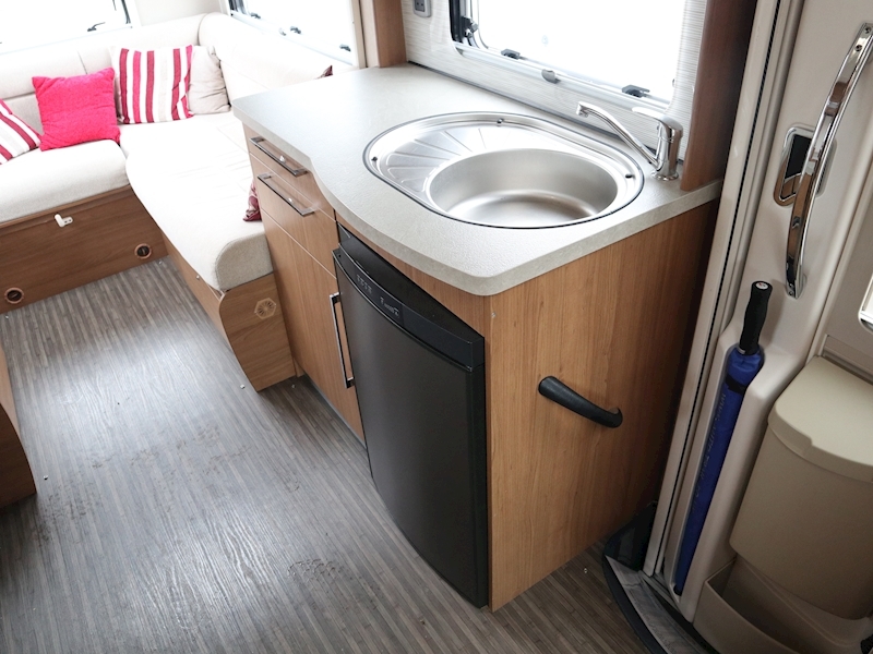Autotrail Apache 2015 634 - Large 9