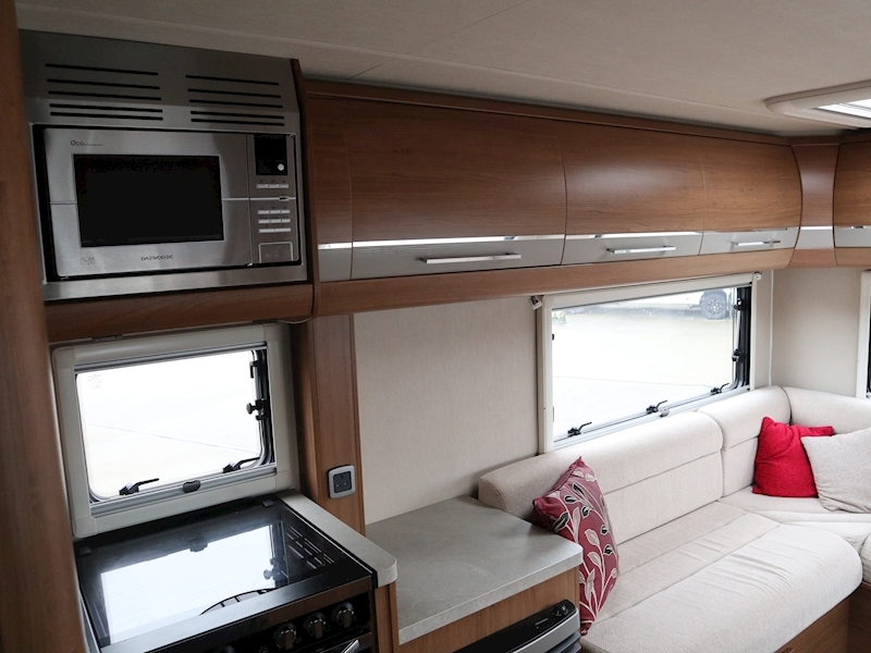 Autotrail Apache 2015 634 - Large 11