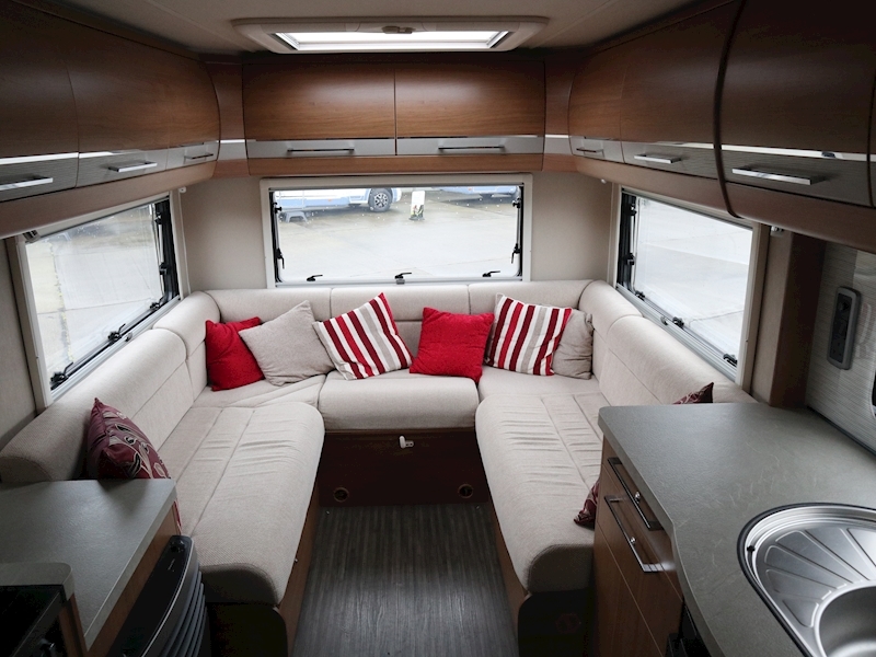 Autotrail Apache 2015 634 - Large 12