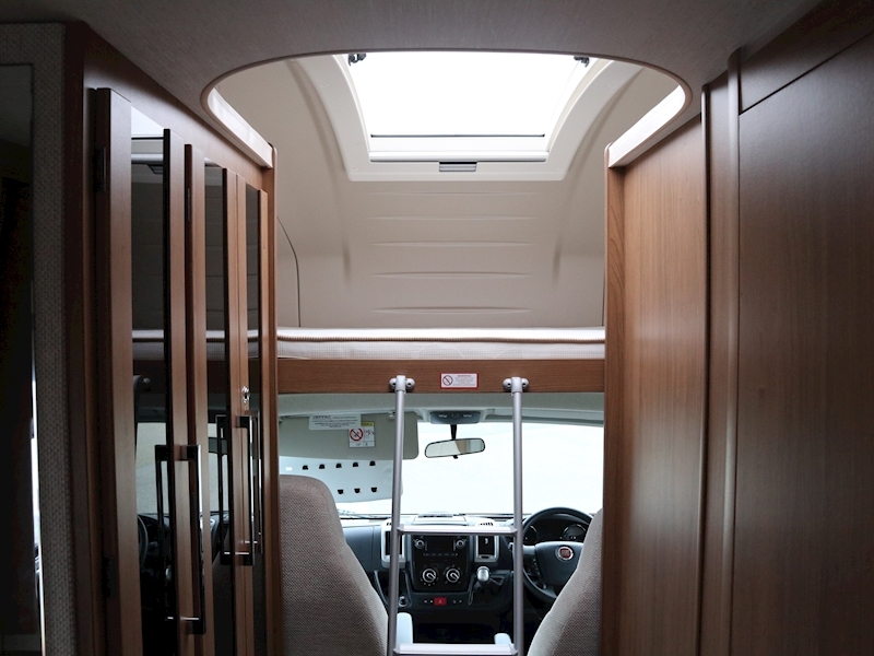 Autotrail Apache 2015 634 - Large 15