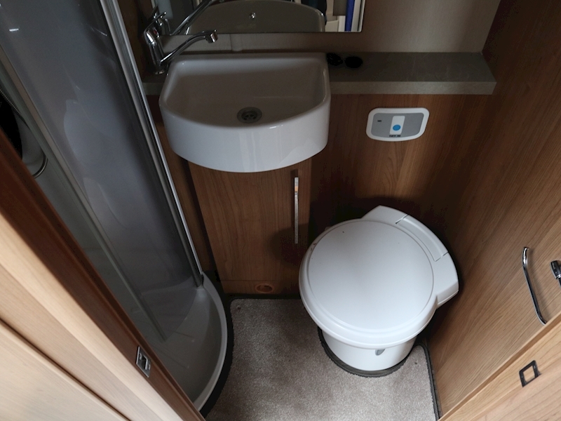 Autotrail Apache 2015 634 - Large 17