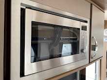 Swift Conqueror 2016 6308