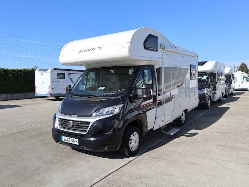 Swift Escape 2016 644 - Large 0