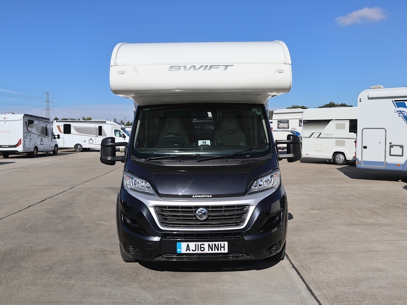 Swift Escape 2016 644 - Large 1