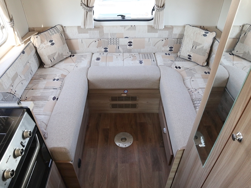 Swift Escape 2016 644 - Large 15